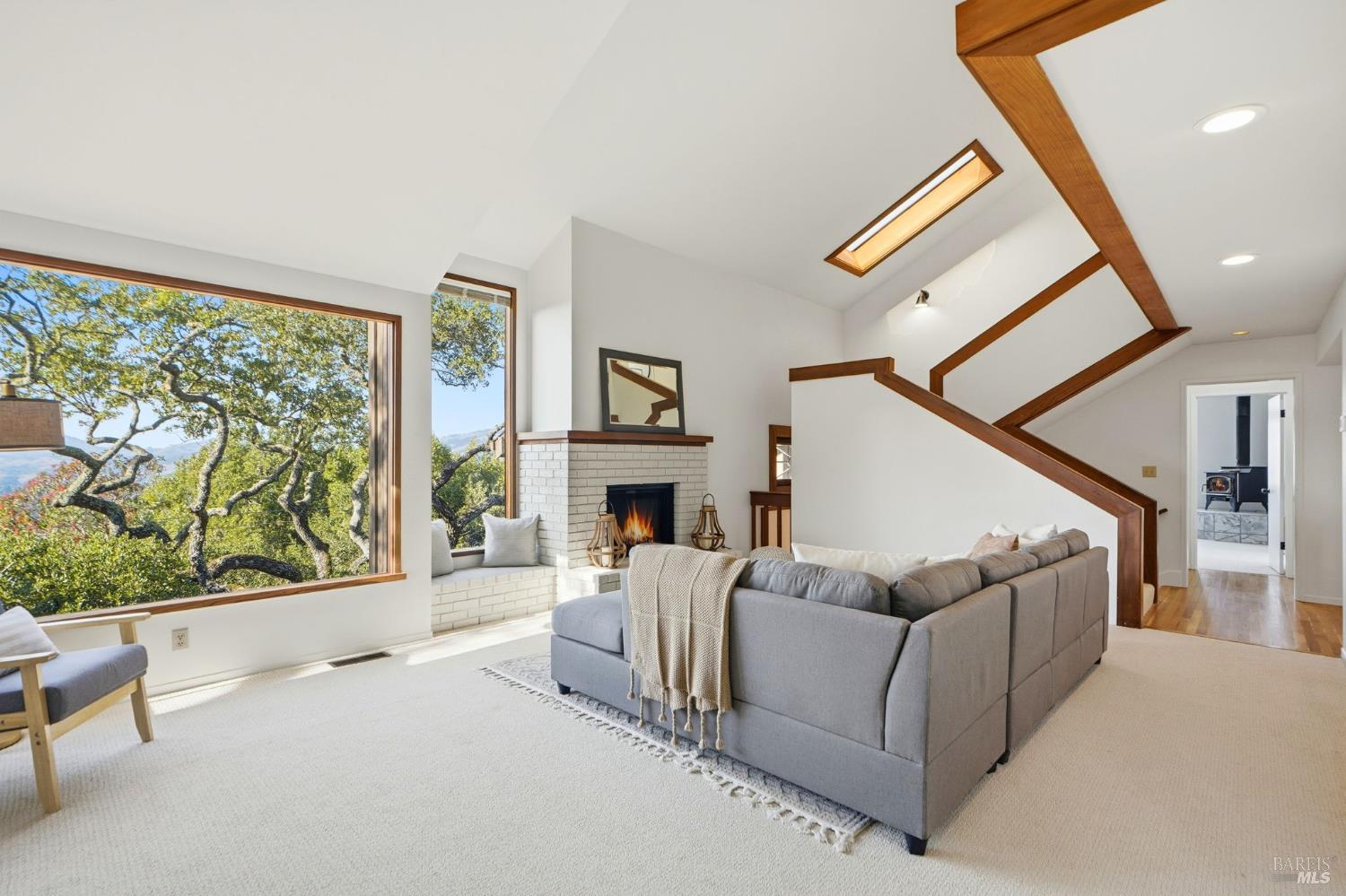 Detail Gallery Image 19 of 51 For 395 Ridge Rd, Novato,  CA 94947 - 3 Beds | 2/1 Baths