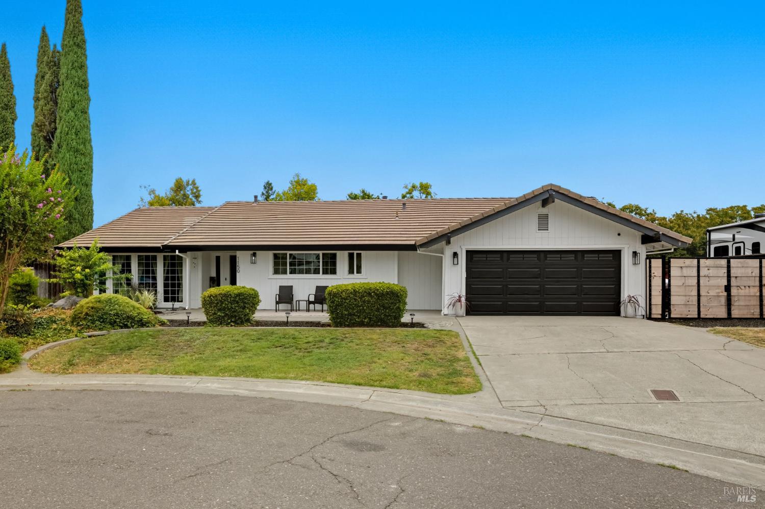 Detail Gallery Image 2 of 41 For 1150 Mulberry Ln, Dixon,  CA 95620 - 3 Beds | 2 Baths