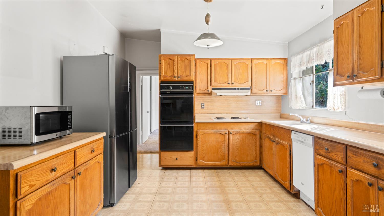 Detail Gallery Image 9 of 30 For 2742 Sheldon Dr, El Sobrante,  CA 94803 - 3 Beds | 2 Baths