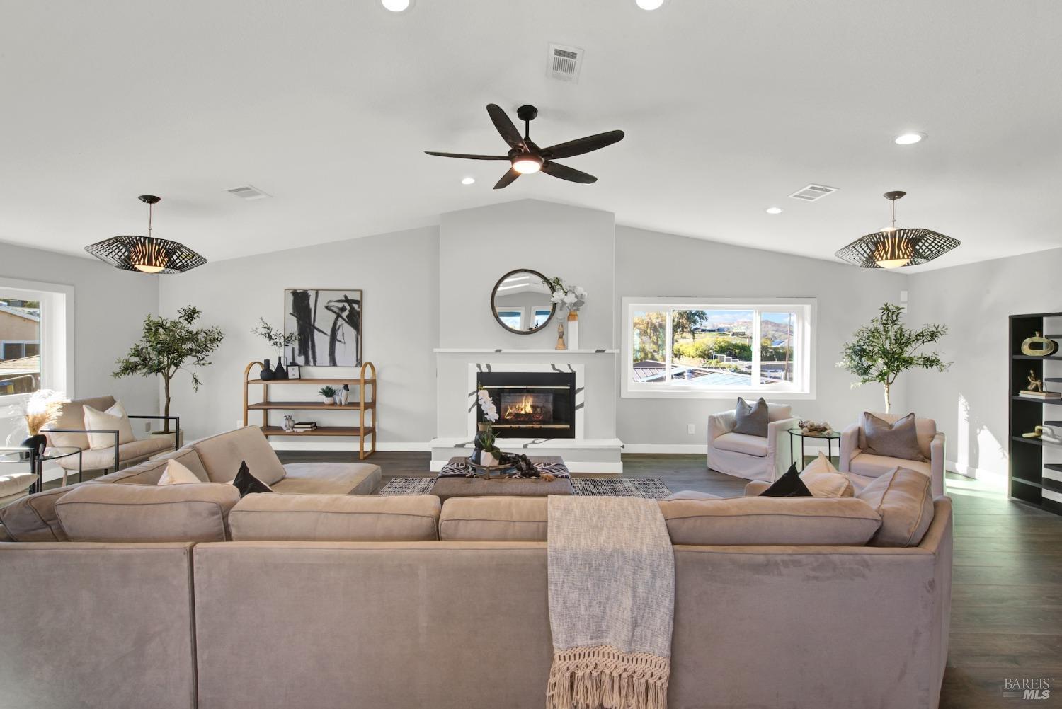 Detail Gallery Image 26 of 75 For 199 Berryessa Dr, Napa,  CA 94558 - 4 Beds | 5/1 Baths