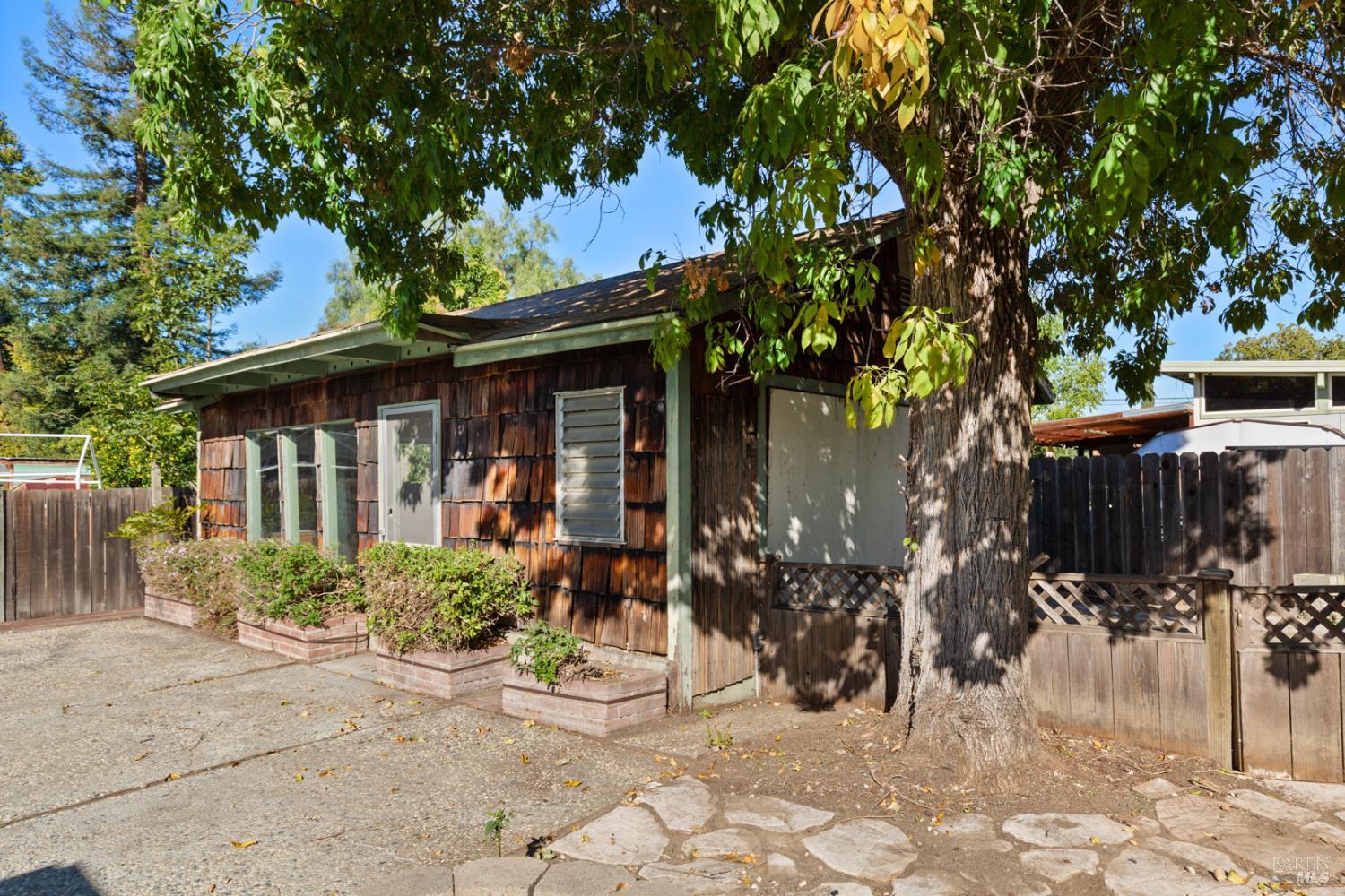 Detail Gallery Image 16 of 22 For 1121 N P St, Livermore,  CA 94551 - 3 Beds | 2 Baths