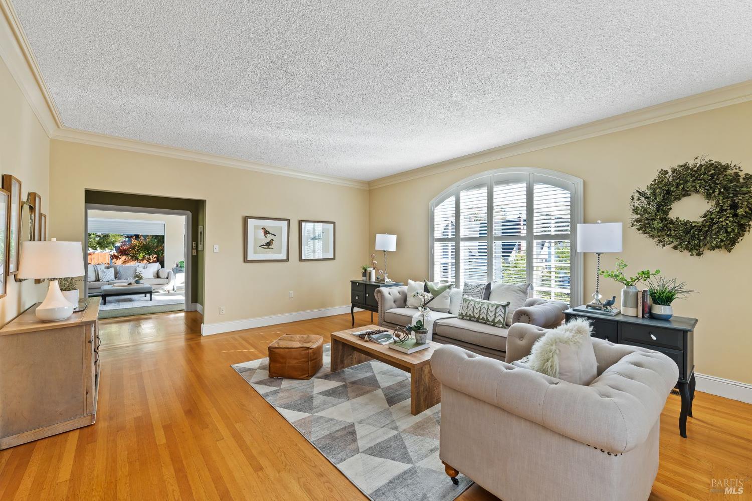 Detail Gallery Image 10 of 67 For 6 Hanns Ave, Vallejo,  CA 94590 - 4 Beds | 2/1 Baths