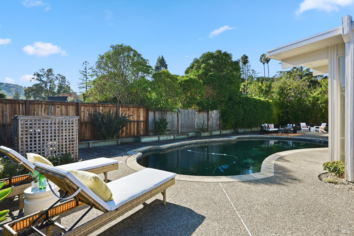 Detail Gallery Image 50 of 58 For 711 Montecillo Rd, San Rafael,  CA 94903 - 4 Beds | 2 Baths