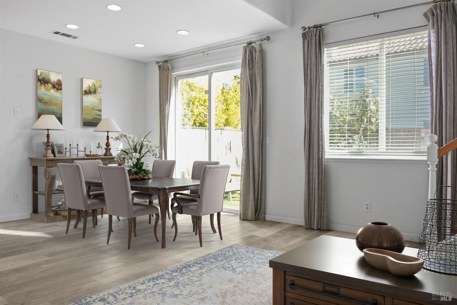 Detail Gallery Image 7 of 27 For 1079 Portofino Ave, Vacaville,  CA 95687 - 3 Beds | 2/1 Baths