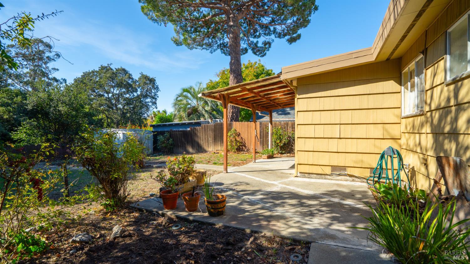 Detail Gallery Image 24 of 30 For 2742 Sheldon Dr, El Sobrante,  CA 94803 - 3 Beds | 2 Baths