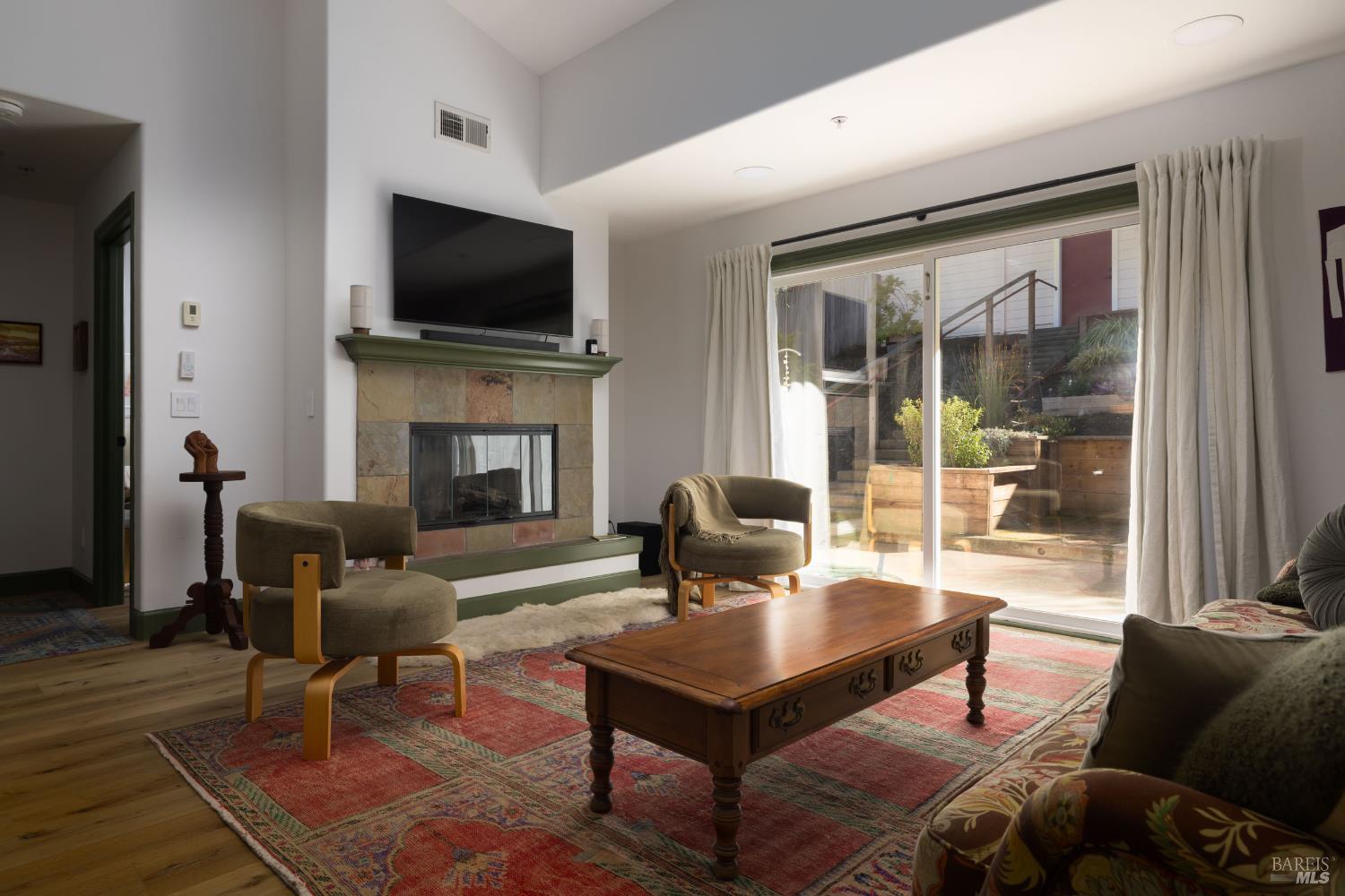 Detail Gallery Image 4 of 28 For 14632 Jomark Ln, Occidental,  CA 95465 - 2 Beds | 1 Baths