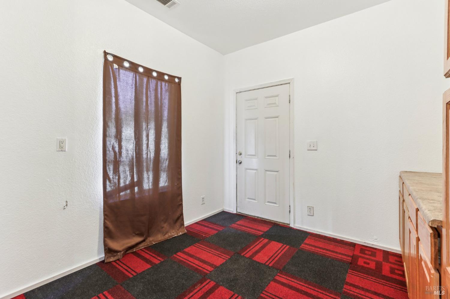 Detail Gallery Image 38 of 56 For 507 Kings Way #B,  Suisun City,  CA 94585 - 10 Beds | 6/1 Baths