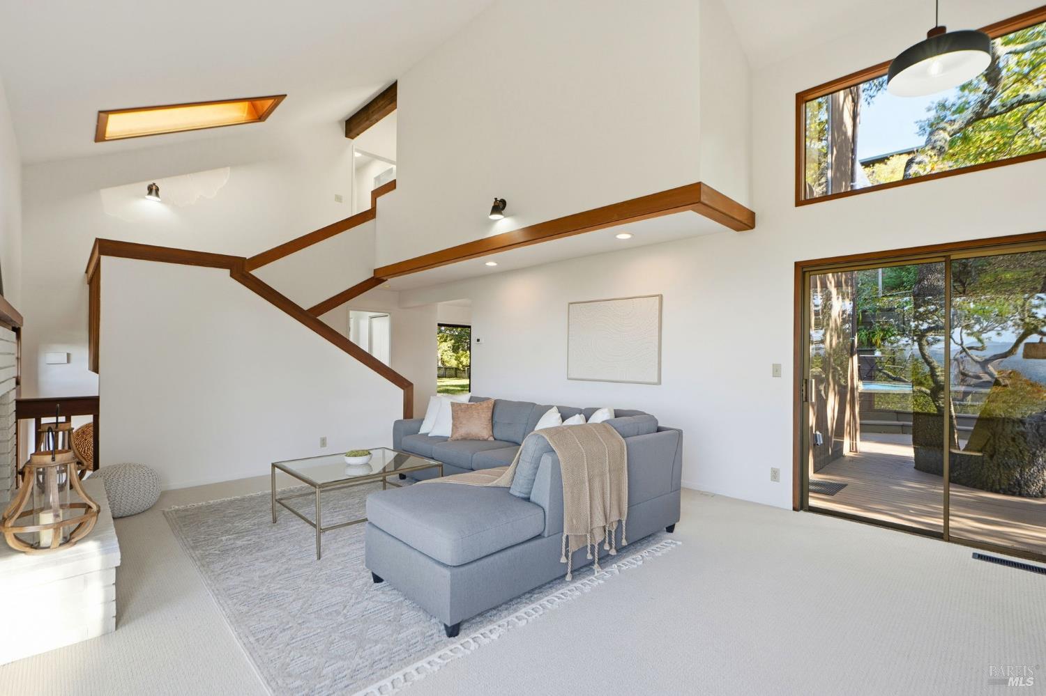 Detail Gallery Image 23 of 51 For 395 Ridge Rd, Novato,  CA 94947 - 3 Beds | 2/1 Baths