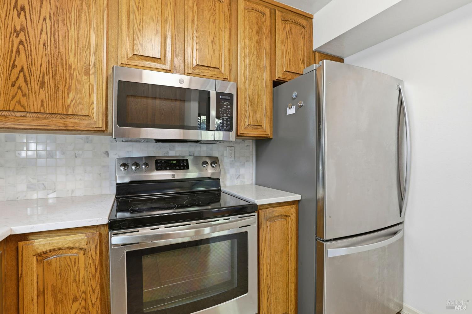 Detail Gallery Image 13 of 41 For 380 Sunset Way, Mill Valley,  CA 94941 - 3 Beds | 2/1 Baths