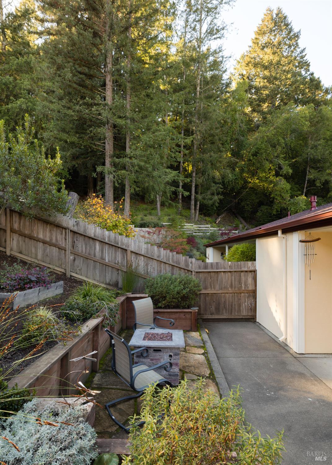 Detail Gallery Image 13 of 28 For 14632 Jomark Ln, Occidental,  CA 95465 - 2 Beds | 1 Baths