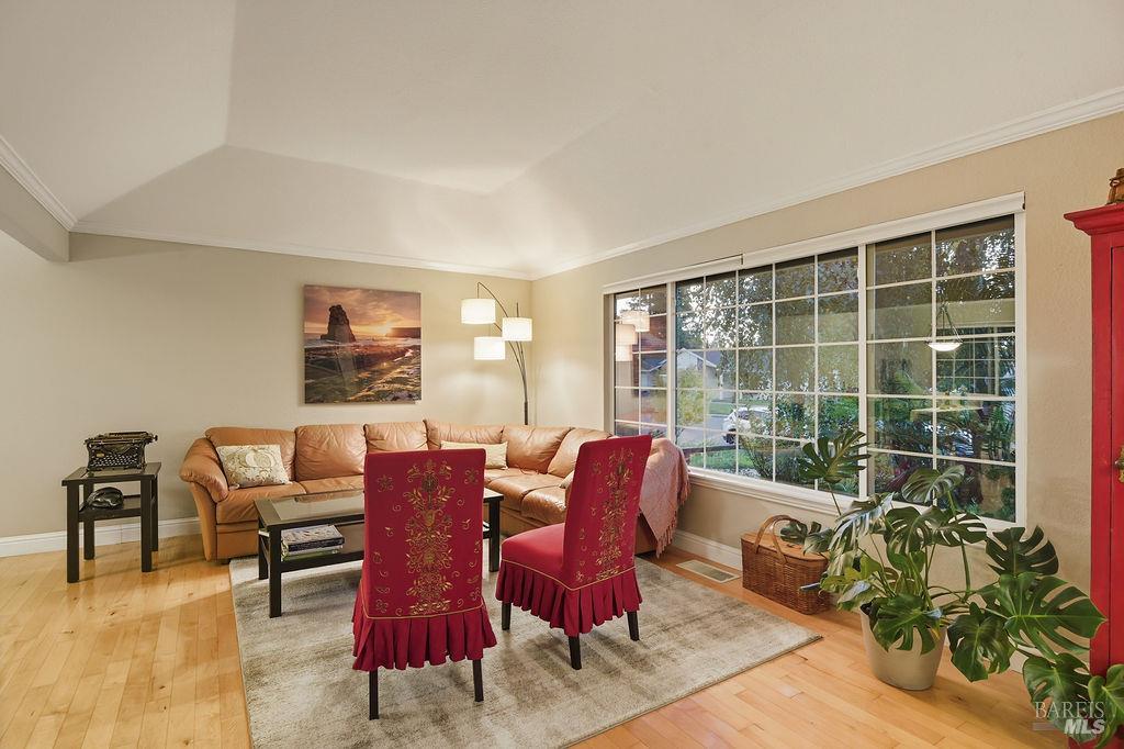 Detail Gallery Image 13 of 45 For 6190 San Gabriel Pl, Rohnert Park,  CA 94928 - 4 Beds | 2/1 Baths