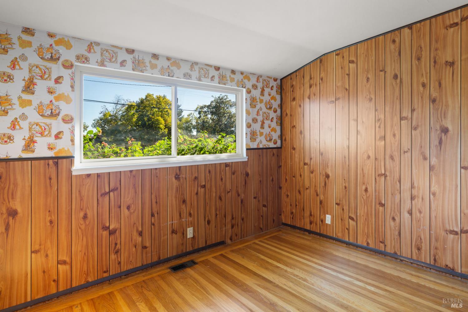 Detail Gallery Image 8 of 22 For 1121 N P St, Livermore,  CA 94551 - 3 Beds | 2 Baths