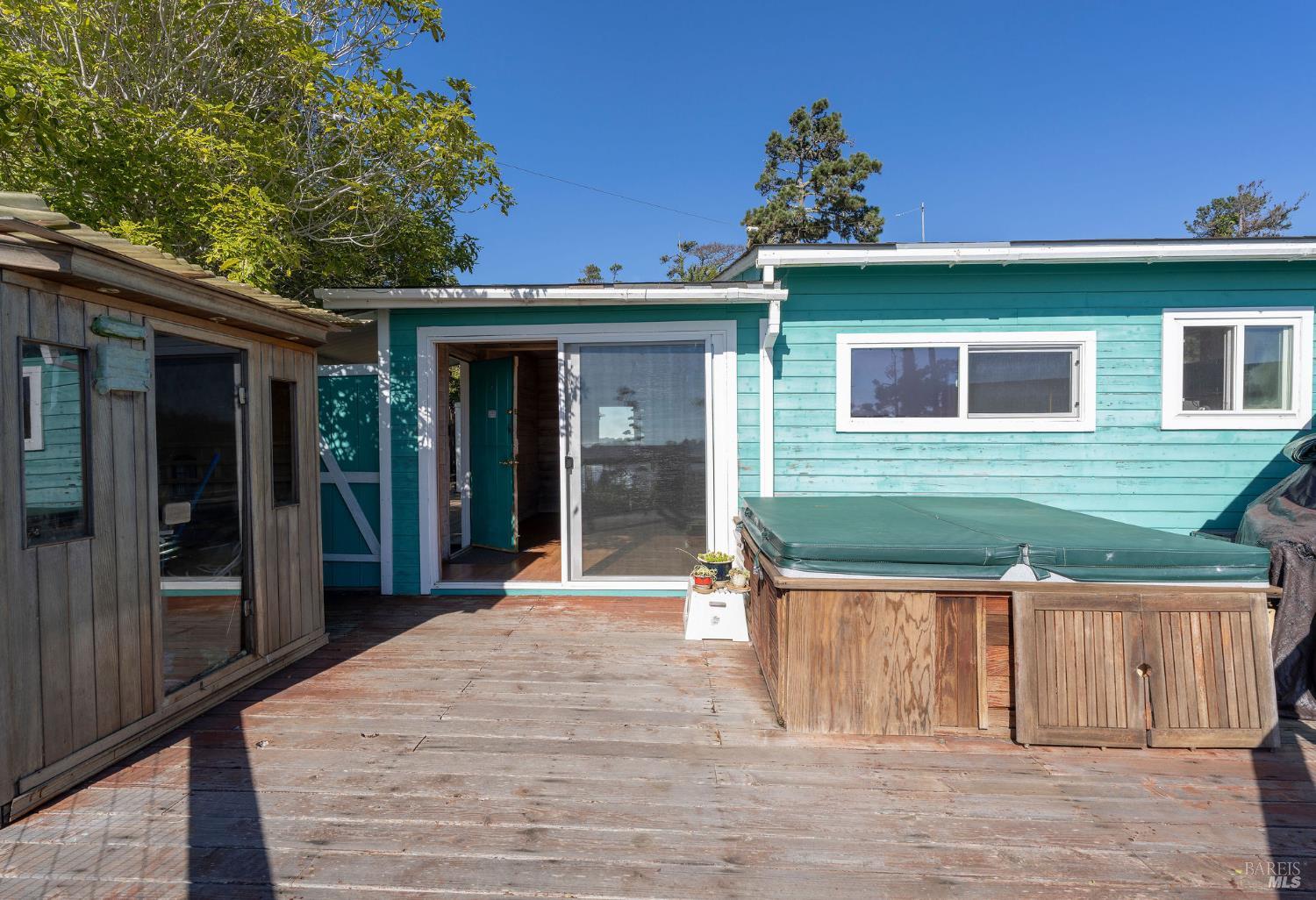 Detail Gallery Image 9 of 28 For 38882 Honey Run Ln, Gualala,  CA 95445 - 1 Beds | 1 Baths