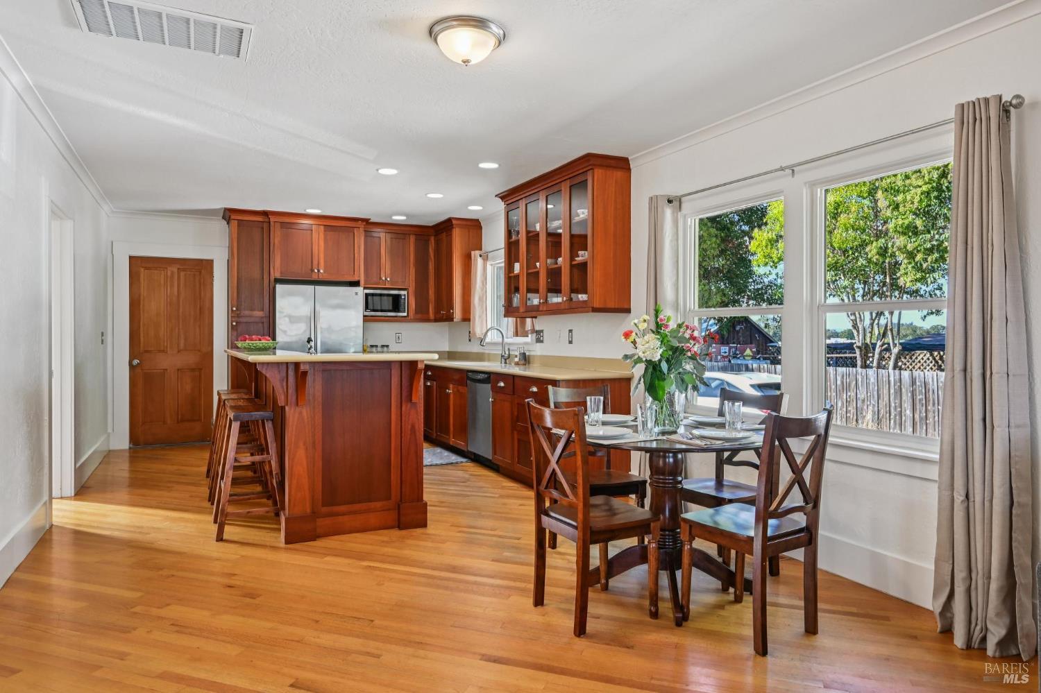 Detail Gallery Image 16 of 50 For 4165 Stony Point Rd, Santa Rosa,  CA 95407 - 3 Beds | 2 Baths