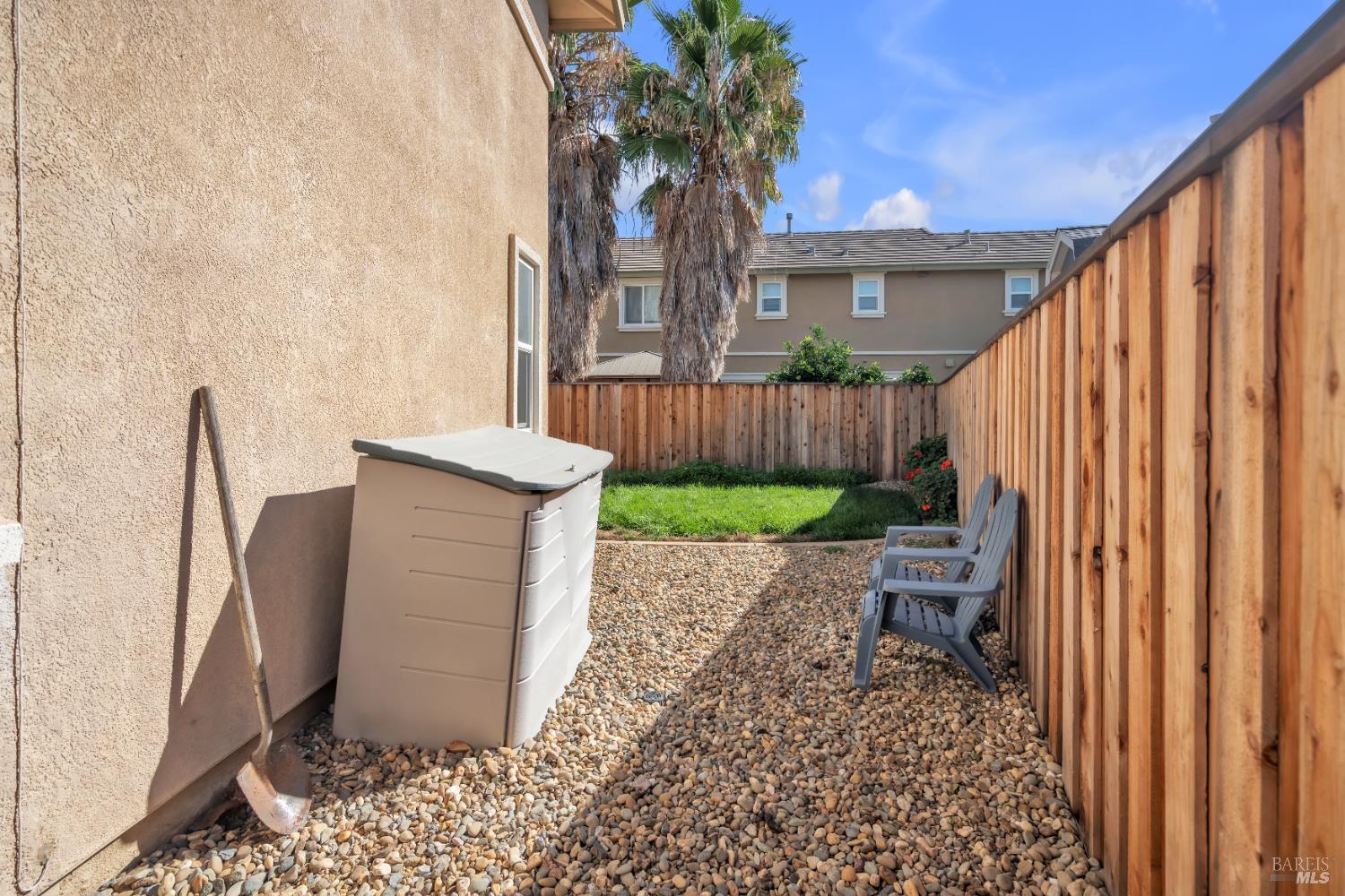 Detail Gallery Image 12 of 51 For 2042 Hamstead Ct, Vacaville,  CA 95687 - 5 Beds | 2/1 Baths