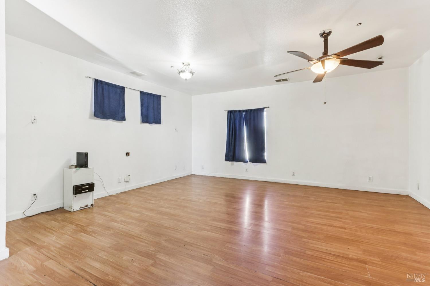 Detail Gallery Image 17 of 56 For 507 Kings Way #B,  Suisun City,  CA 94585 - 10 Beds | 6/1 Baths