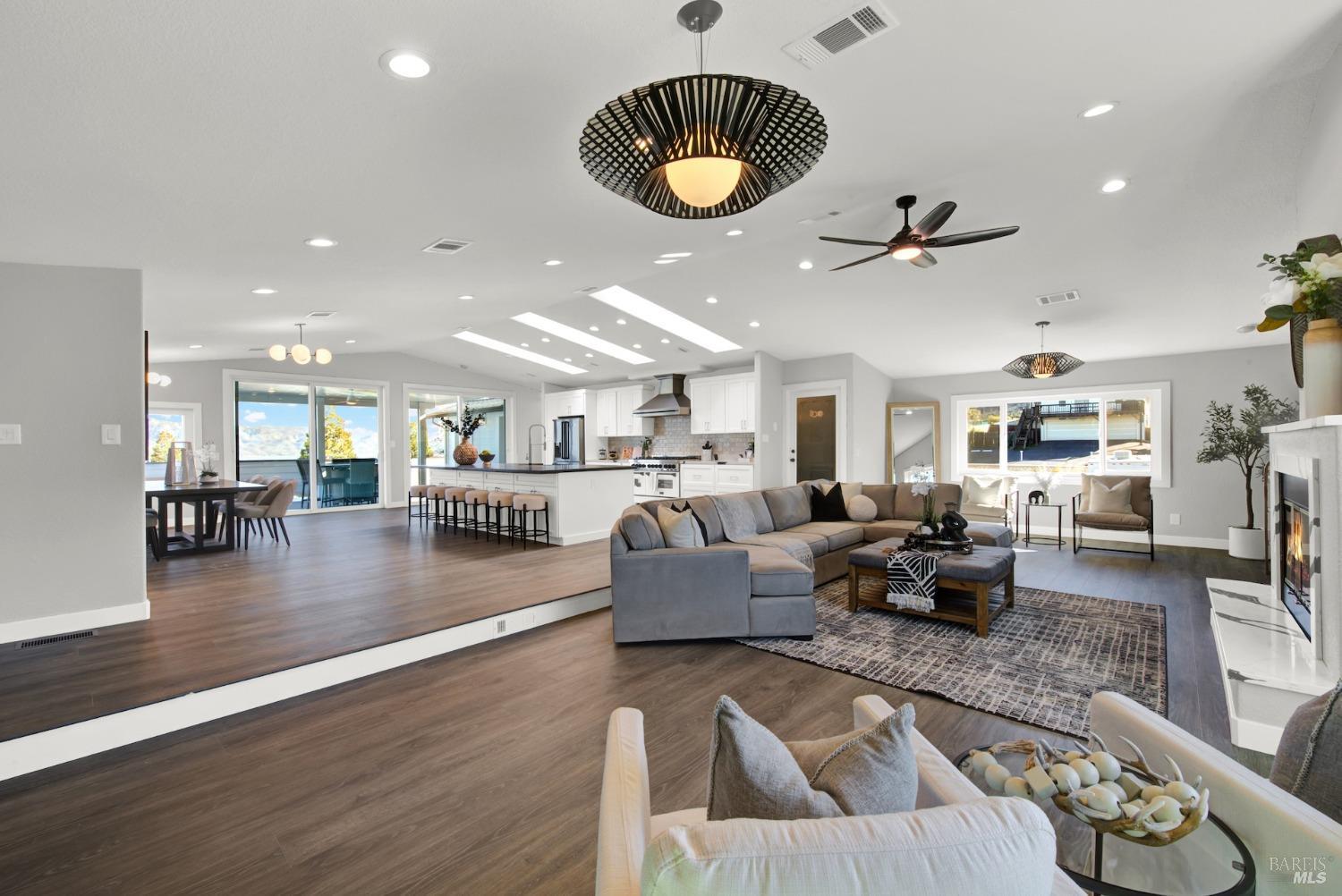 Detail Gallery Image 23 of 75 For 199 Berryessa Dr, Napa,  CA 94558 - 4 Beds | 5/1 Baths