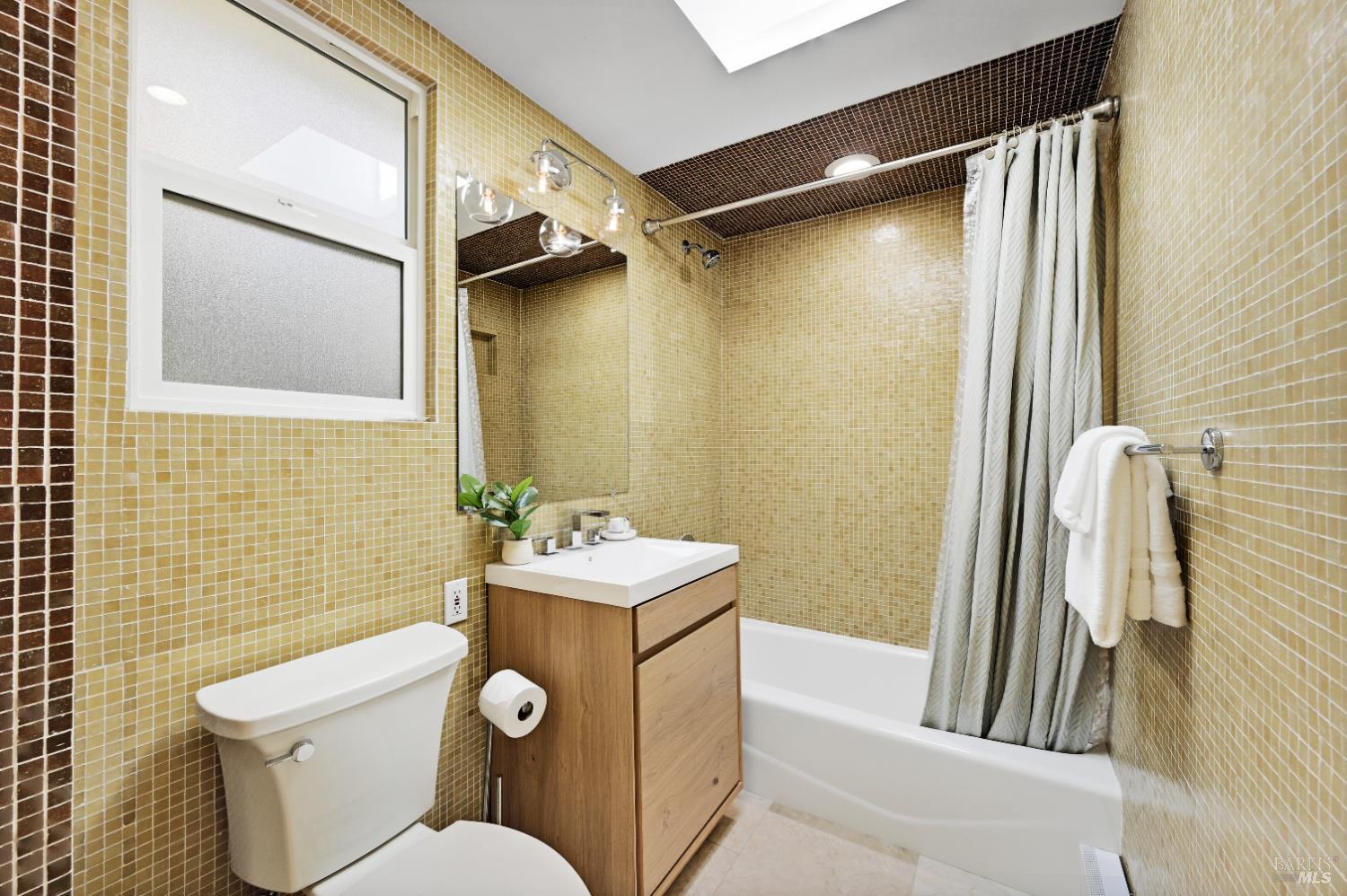 Detail Gallery Image 44 of 58 For 711 Montecillo Rd, San Rafael,  CA 94903 - 4 Beds | 2 Baths