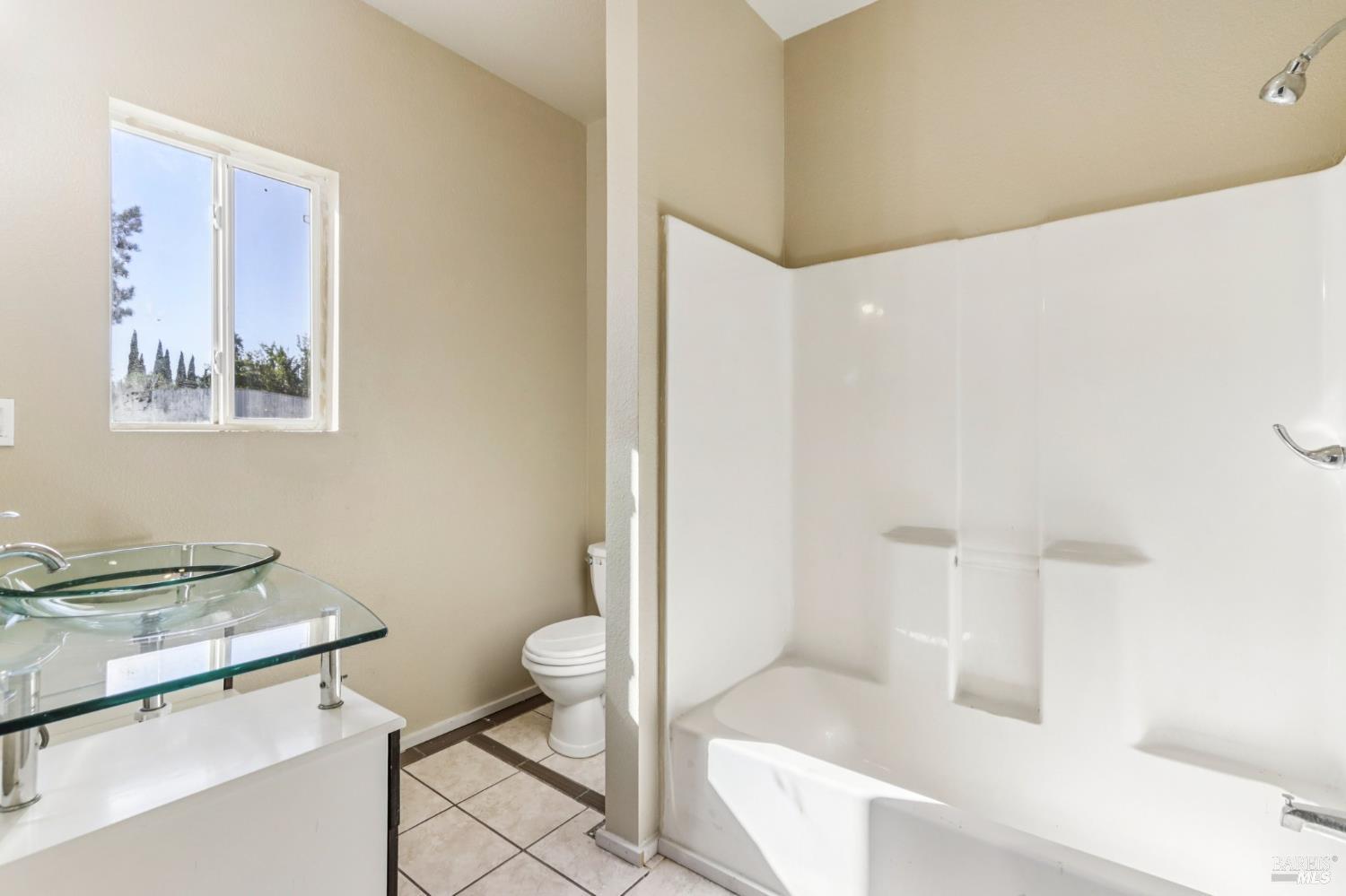 Detail Gallery Image 34 of 56 For 507 Kings Way #B,  Suisun City,  CA 94585 - 10 Beds | 6/1 Baths