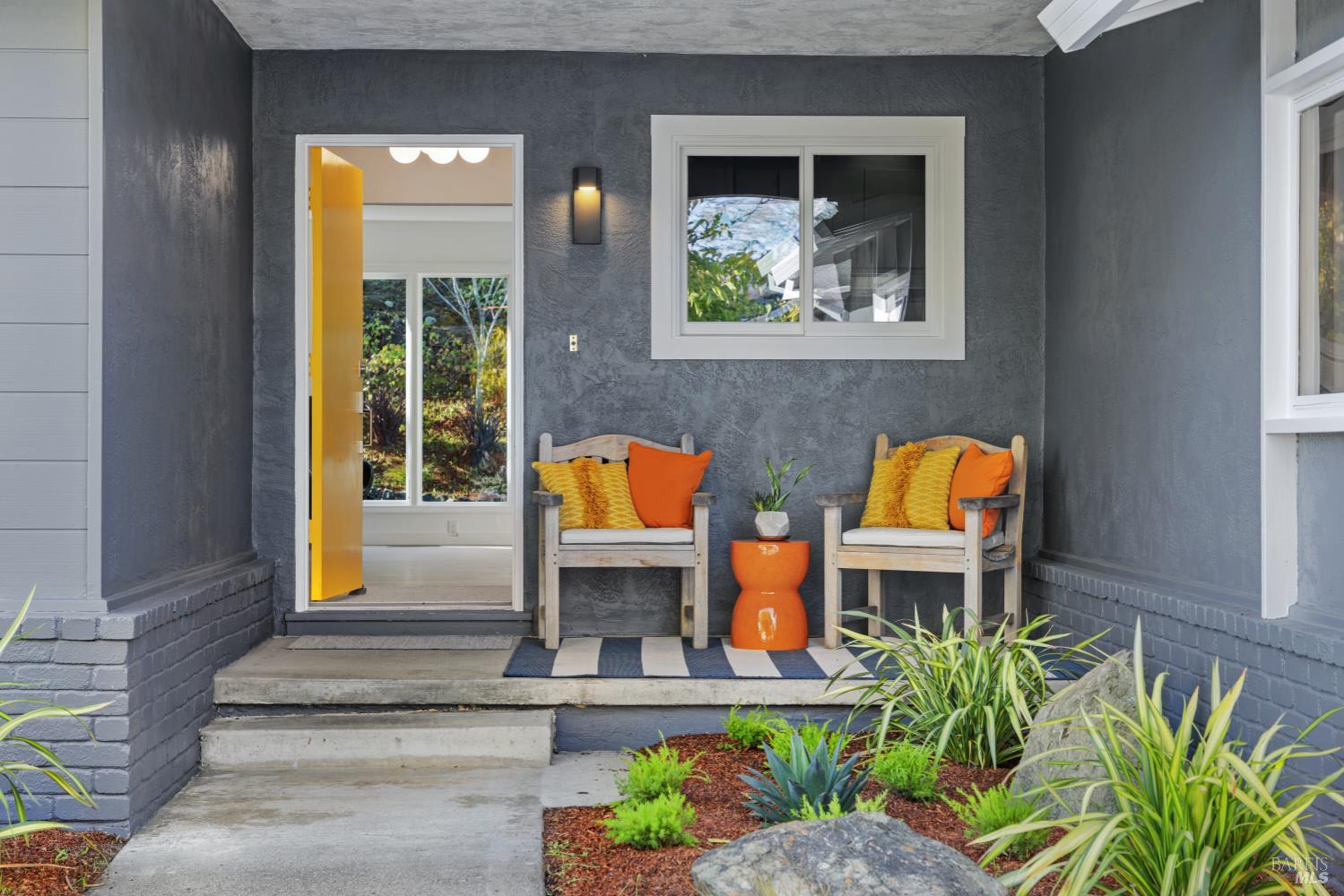 Detail Gallery Image 4 of 25 For 30 De Ford Dr, San Rafael,  CA 94903 - 3 Beds | 2 Baths