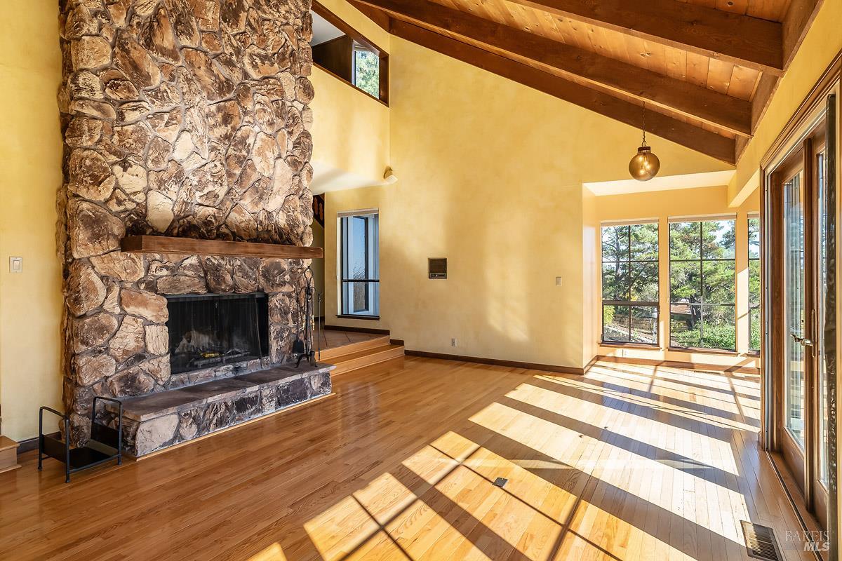 Detail Gallery Image 8 of 35 For 66 Martinez Ct, Novato,  CA 94945 - 4 Beds | 3/1 Baths