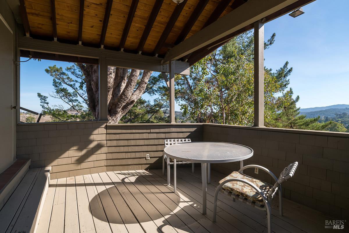 Detail Gallery Image 22 of 35 For 66 Martinez Ct, Novato,  CA 94945 - 4 Beds | 3/1 Baths