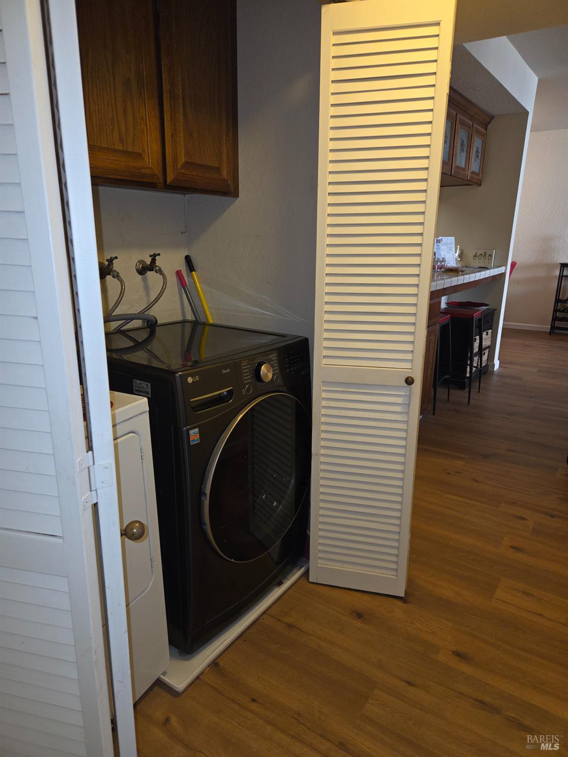 Detail Gallery Image 6 of 13 For 25912 Hayward Blvd #106,  Hayward,  CA 94542 - 2 Beds | 2 Baths