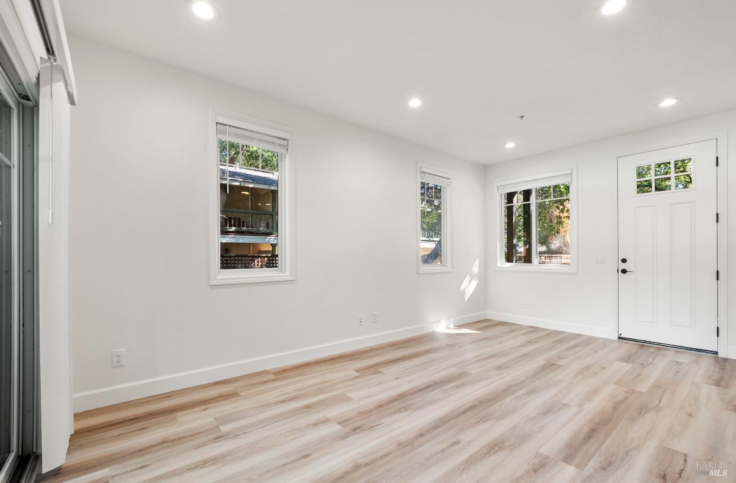 Detail Gallery Image 6 of 34 For 256 Rosebud Ln, Napa,  CA 94574 - – Beds | – Baths