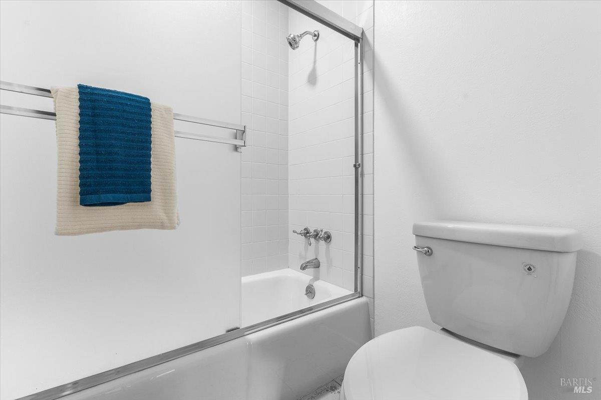 Detail Gallery Image 39 of 58 For 40 Drakes View Cir, Greenbrae,  CA 94904 - 3 Beds | 2/1 Baths