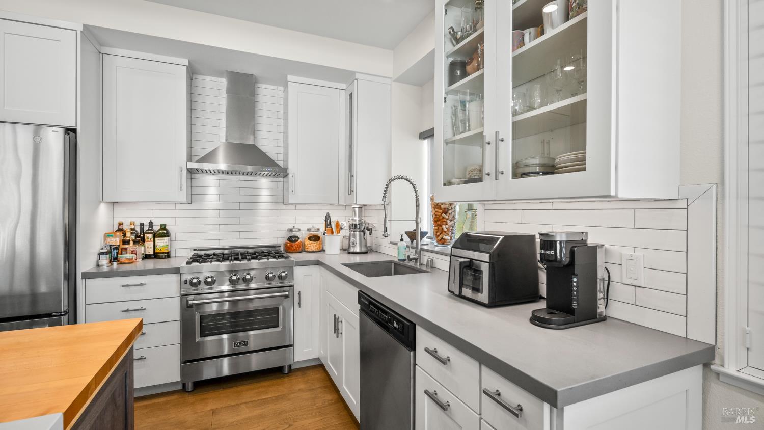 Detail Gallery Image 8 of 51 For 535 S Eliseo Dr, Greenbrae,  CA 94904 - 2 Beds | 2 Baths