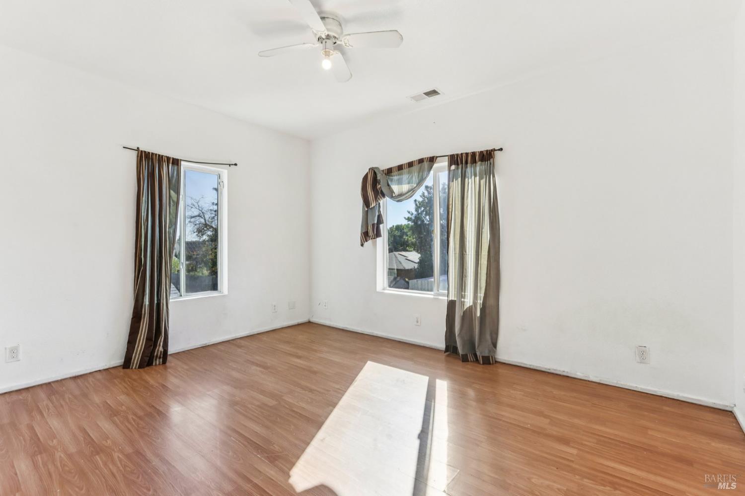 Detail Gallery Image 20 of 56 For 507 Kings Way #B,  Suisun City,  CA 94585 - 10 Beds | 6/1 Baths