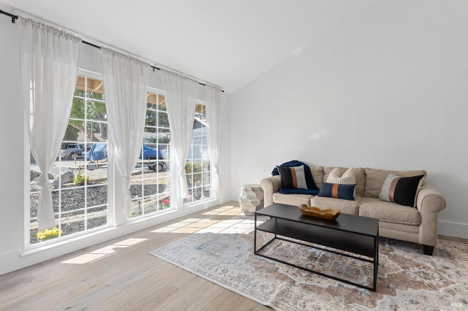 Detail Gallery Image 9 of 41 For 1150 Mulberry Ln, Dixon,  CA 95620 - 3 Beds | 2 Baths