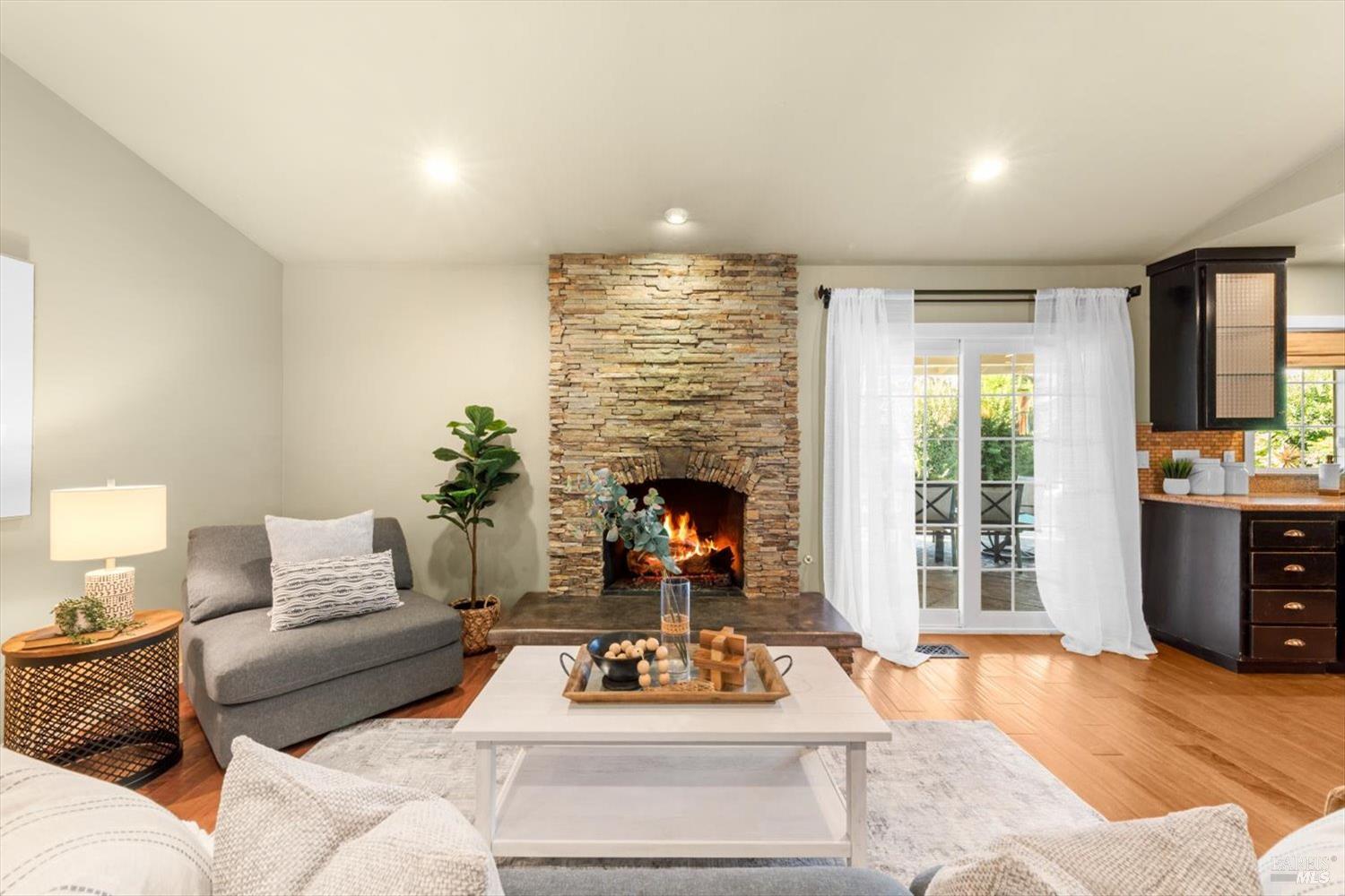 Detail Gallery Image 16 of 68 For 113 Chinook Ct, Vacaville,  CA 95688 - 4 Beds | 2 Baths