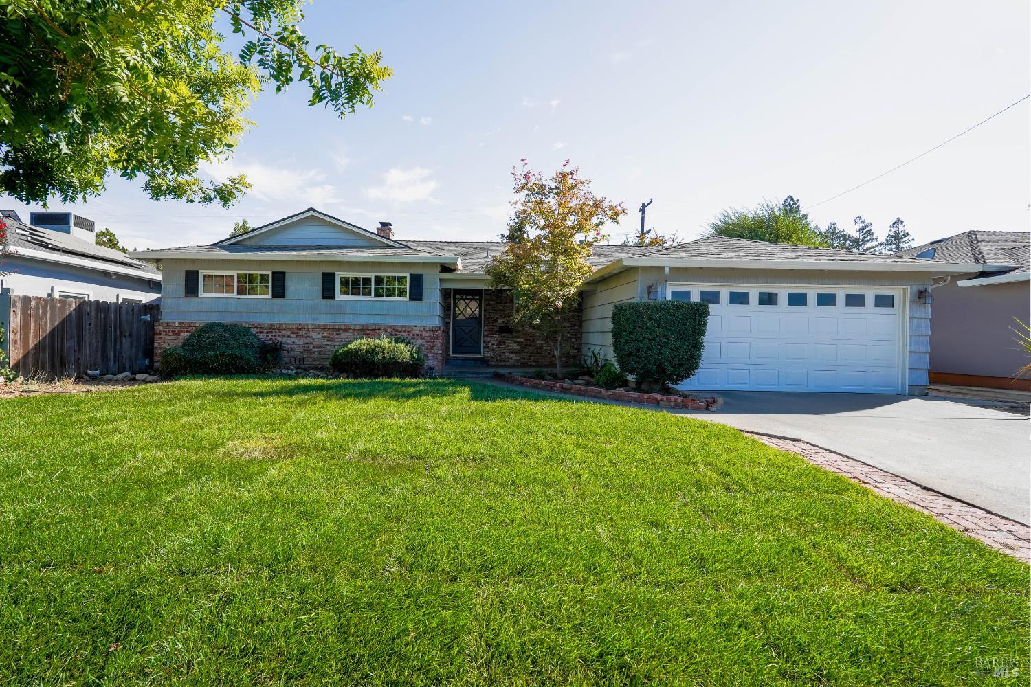 Front Image Thumbnail for BA325095443