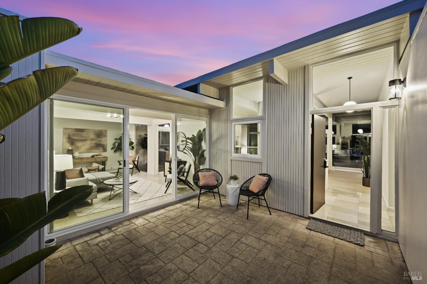 Detail Gallery Image 18 of 58 For 711 Montecillo Rd, San Rafael,  CA 94903 - 4 Beds | 2 Baths