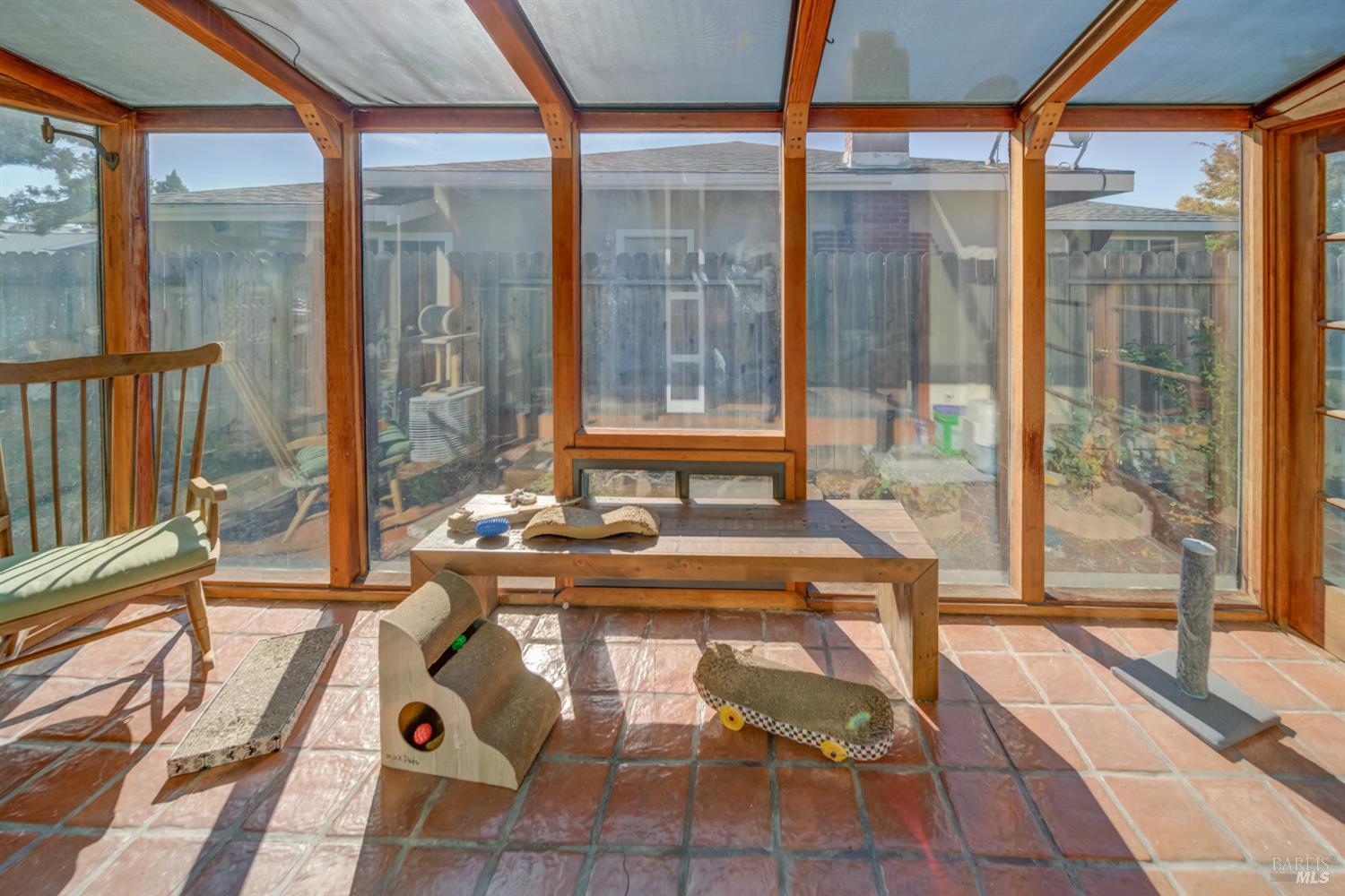 Detail Gallery Image 5 of 21 For 2045 Dorland Dr, Fairfield,  CA 94534 - 3 Beds | 2 Baths