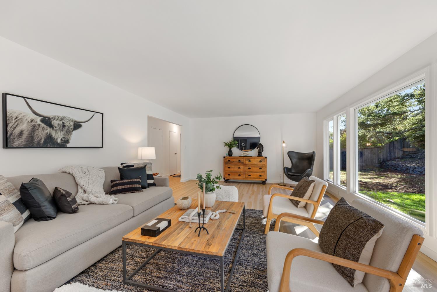 Detail Gallery Image 7 of 25 For 30 De Ford Dr, San Rafael,  CA 94903 - 3 Beds | 2 Baths