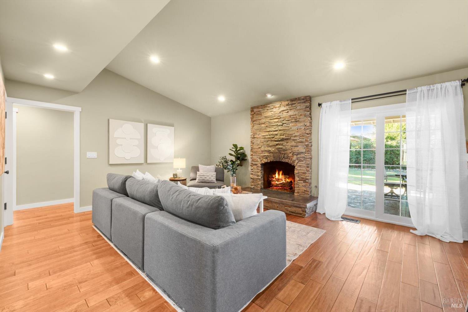 Detail Gallery Image 18 of 68 For 113 Chinook Ct, Vacaville,  CA 95688 - 4 Beds | 2 Baths