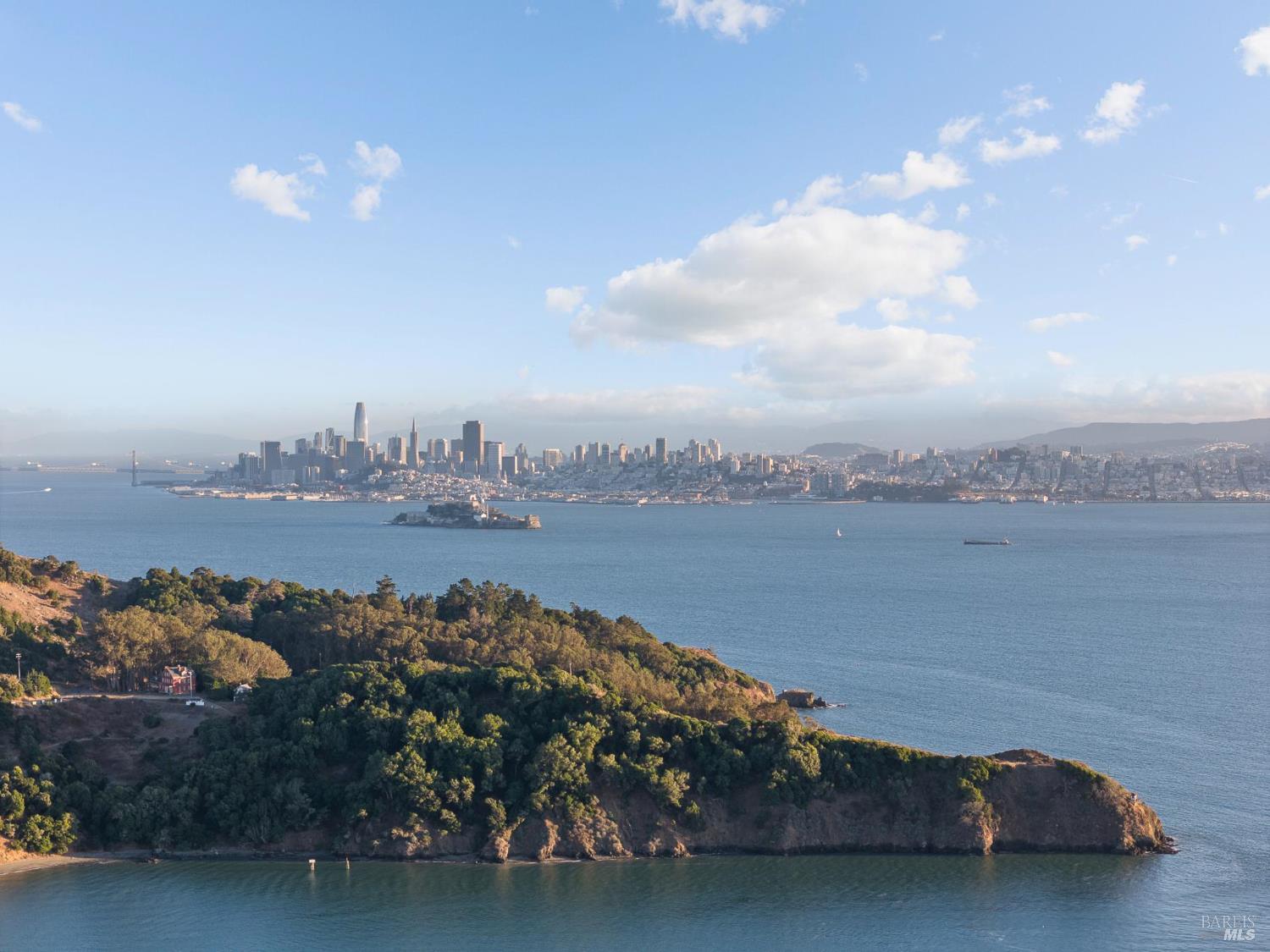 Detail Gallery Image 30 of 33 For 125 Belvedere Ave, Belvedere,  CA 94920 - 5 Beds | 5/5 Baths