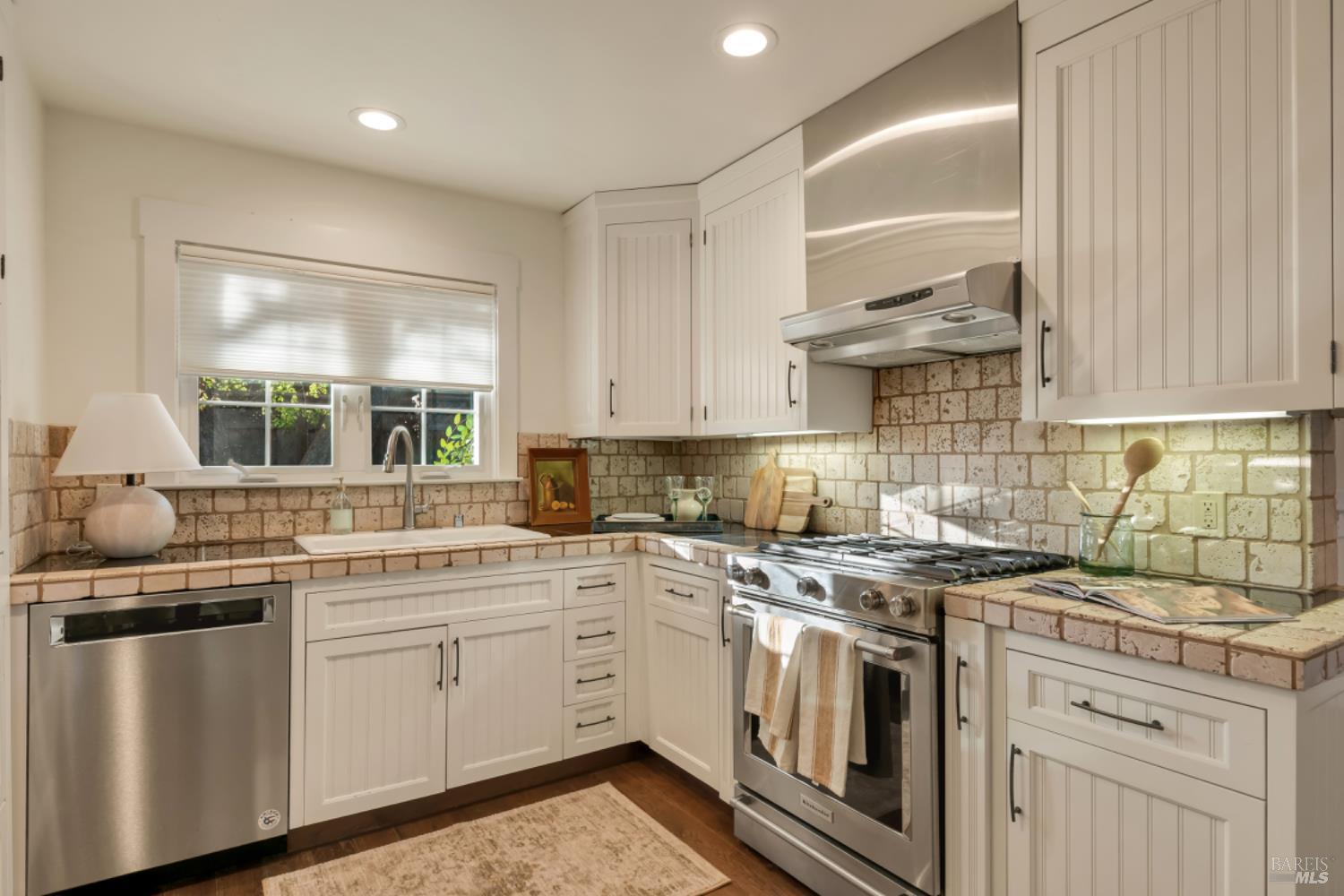 Detail Gallery Image 10 of 42 For 429 Moll Ct, Sonoma,  CA 95476 - 3 Beds | 2 Baths