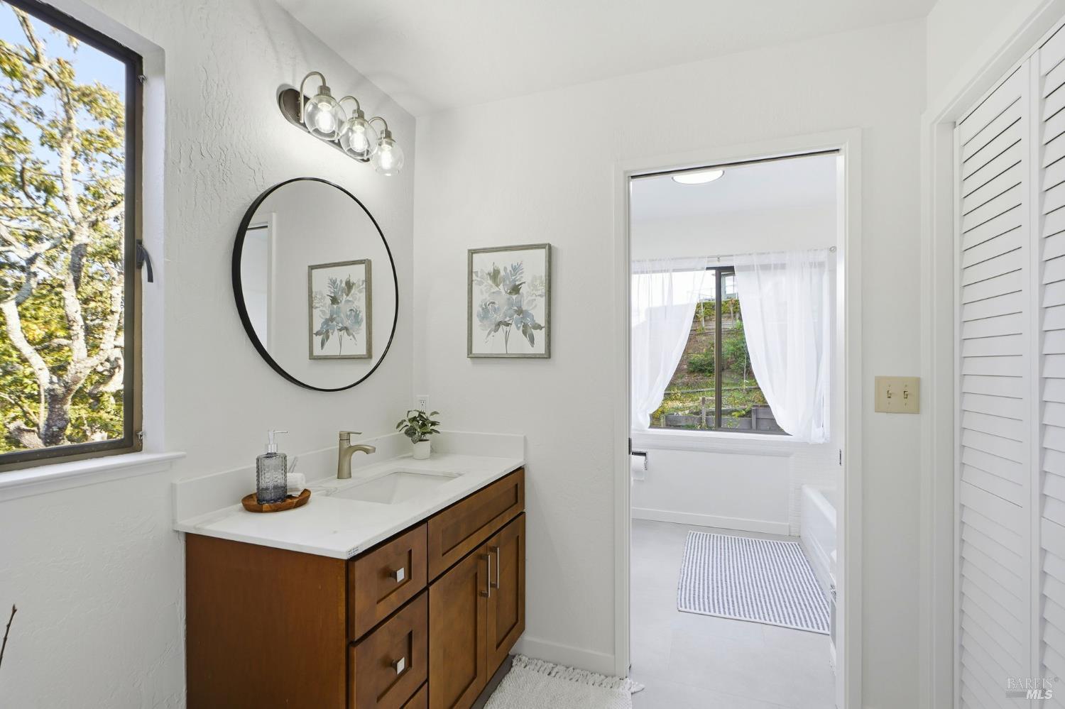 Detail Gallery Image 27 of 51 For 395 Ridge Rd, Novato,  CA 94947 - 3 Beds | 2/1 Baths