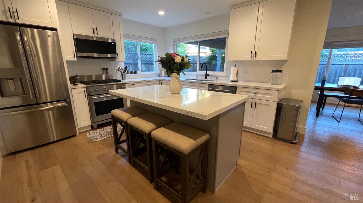 Detail Gallery Image 9 of 30 For 3502 Sleepy Hollow Ct, Santa Rosa,  CA 95404 - 3 Beds | 2 Baths