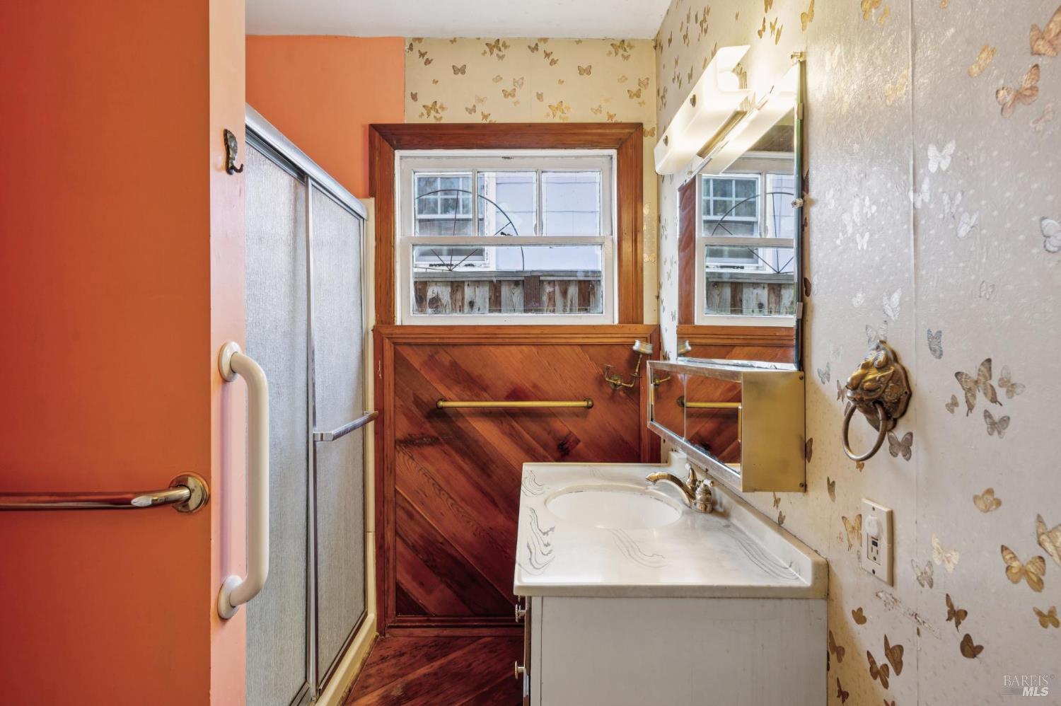 Detail Gallery Image 5 of 48 For 618 Galland St, Petaluma,  CA 94952 - 2 Beds | 1 Baths