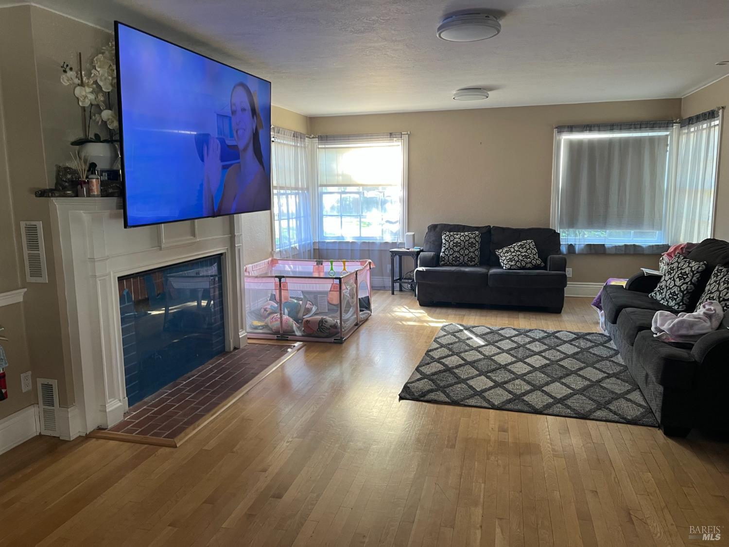 Detail Gallery Image 6 of 8 For 899 Taylor St, Fairfield,  CA 94533 - 2 Beds | 1 Baths