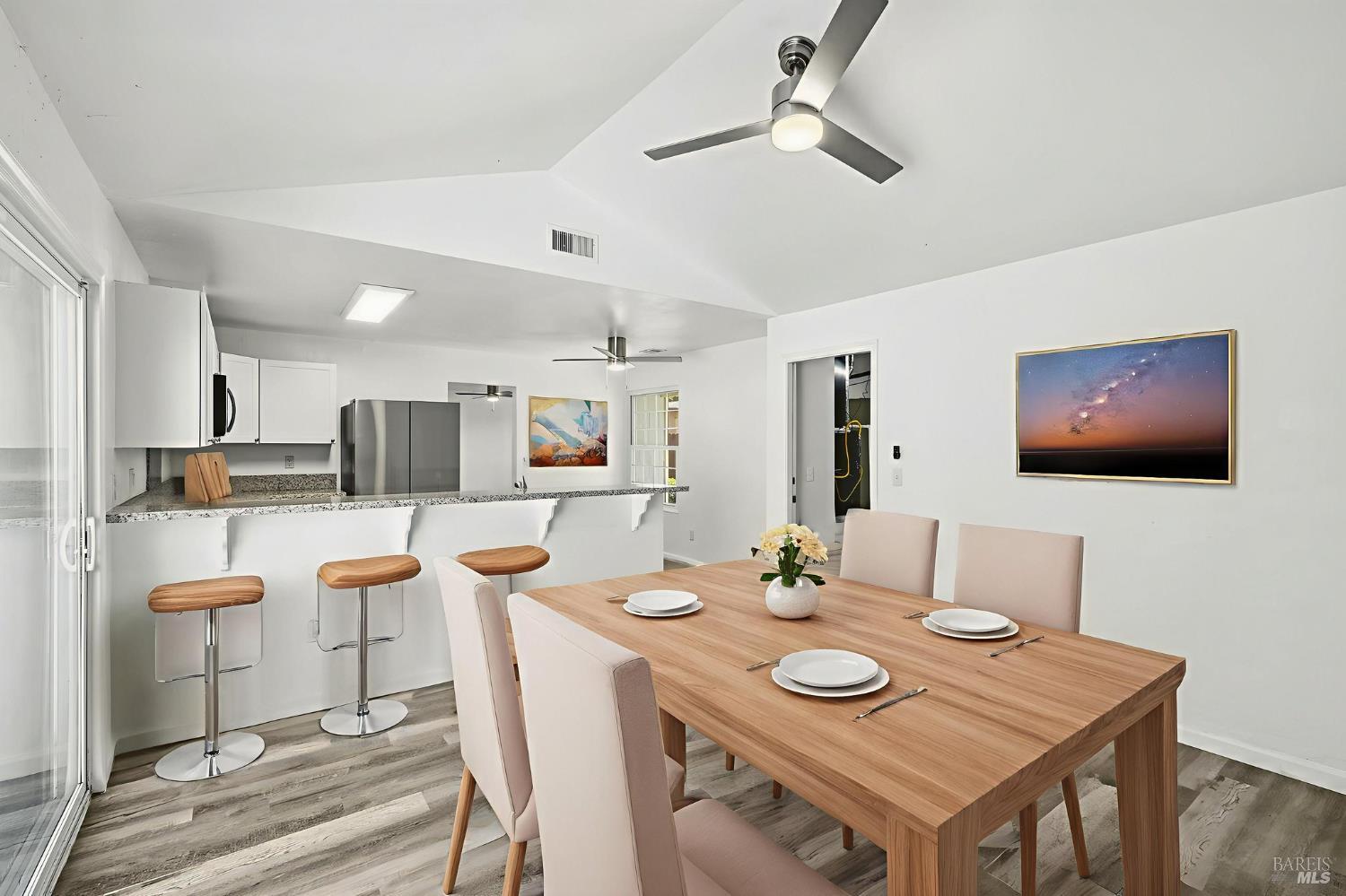 Detail Gallery Image 5 of 51 For 132 Peach St, Vallejo,  CA 94589 - 4 Beds | 2 Baths