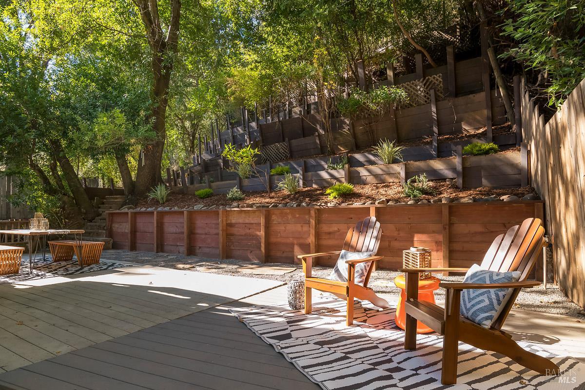 Detail Gallery Image 18 of 34 For 60 Wood Ln, Fairfax,  CA 94930 - 3 Beds | 2/1 Baths