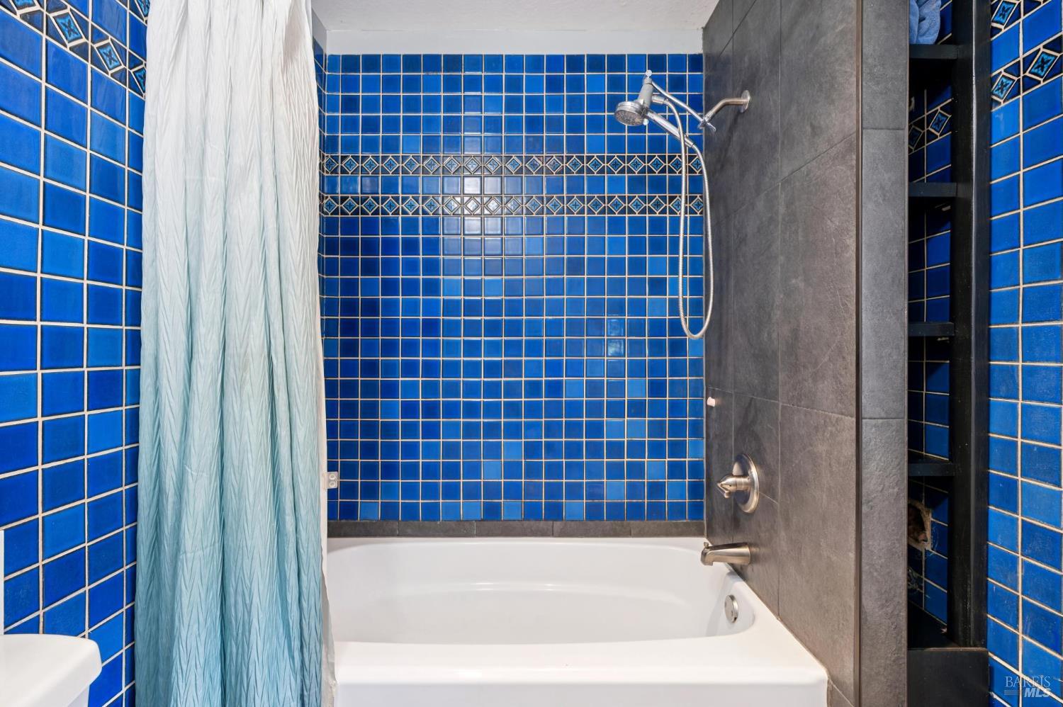 Detail Gallery Image 46 of 66 For 497 Pleasant Hill Rd, Sebastopol,  CA 95472 - 3 Beds | 2/1 Baths