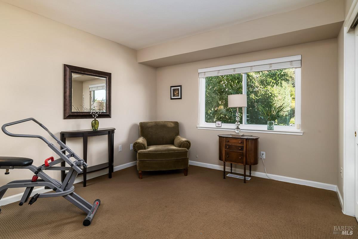 Detail Gallery Image 15 of 53 For 215 San Ramon Way, Novato,  CA 94945 - 4 Beds | 2/1 Baths