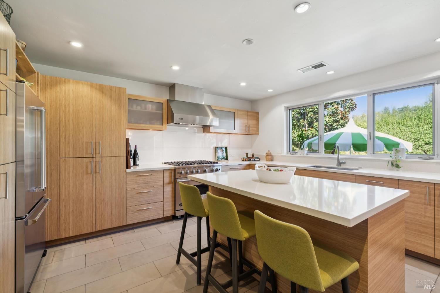 Detail Gallery Image 11 of 50 For 804 Josephine Ln, Healdsburg,  CA 95448 - 3 Beds | 2 Baths