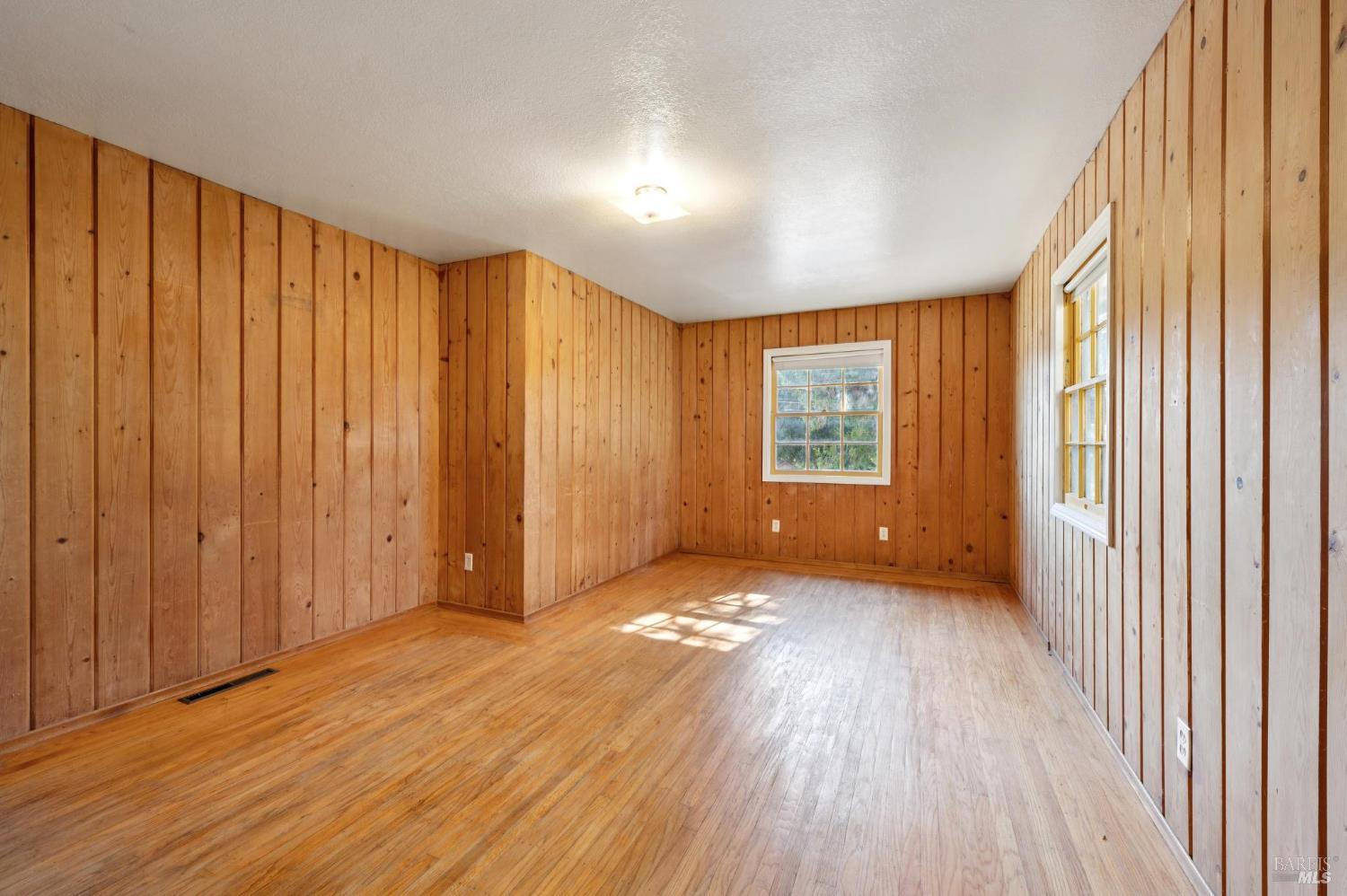 Detail Gallery Image 33 of 66 For 497 Pleasant Hill Rd, Sebastopol,  CA 95472 - 3 Beds | 2/1 Baths